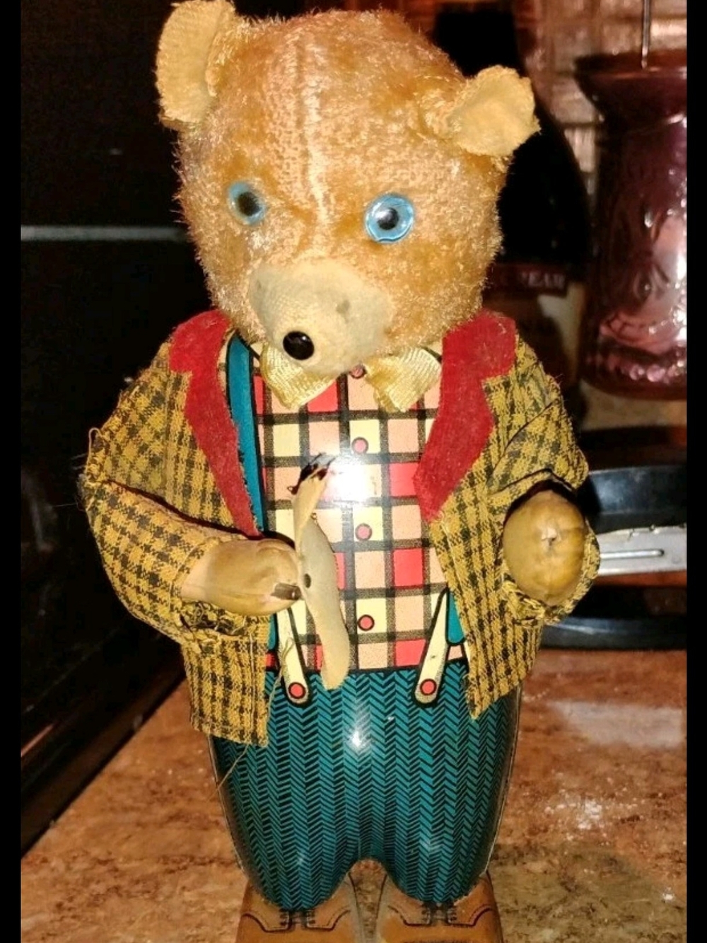 Vintage Tin Bear Polishing Glasses toy wind-up works AS IS